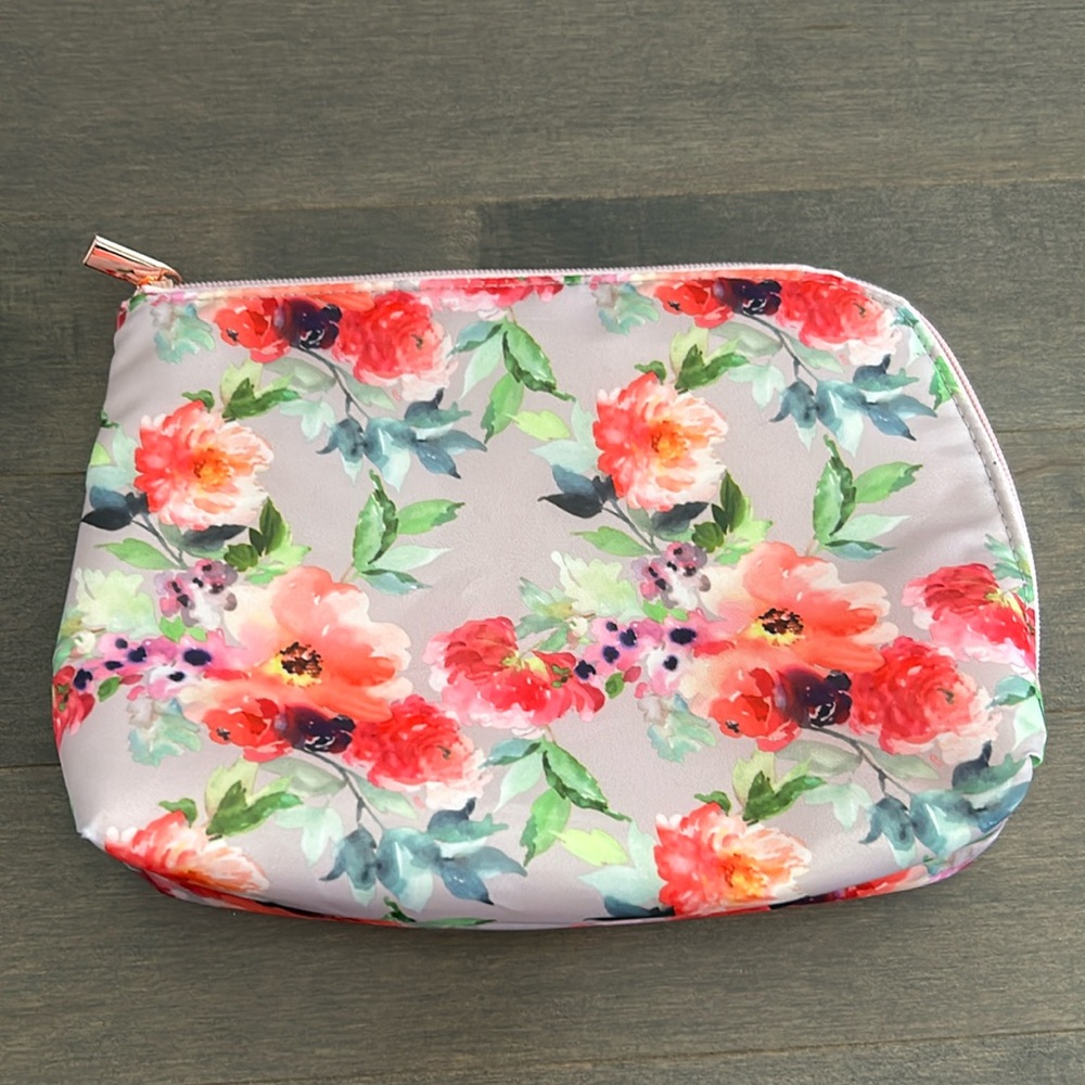 QUO Beauty Floral Cosmetic Toiletry Travel Bag, Flower Pink Rose Gold Nylon